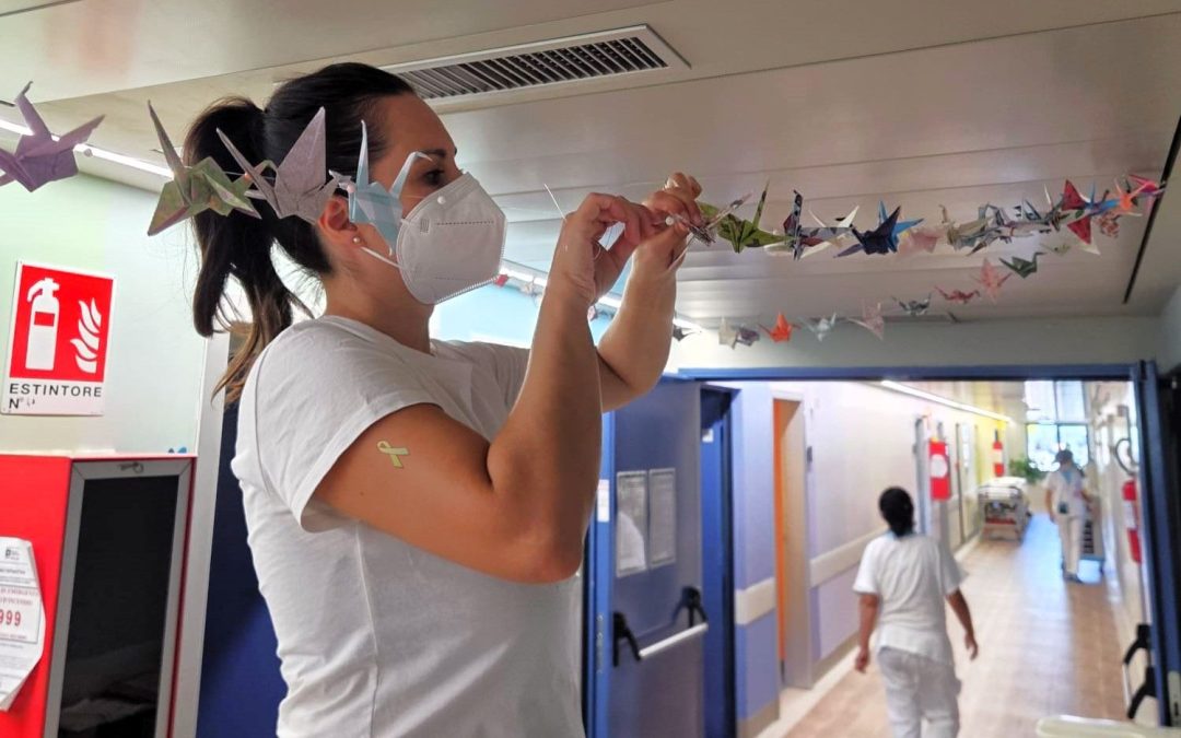 Gru e Fiocchi d’oro a Varese per accendere la speranza sul cancro pediatrico